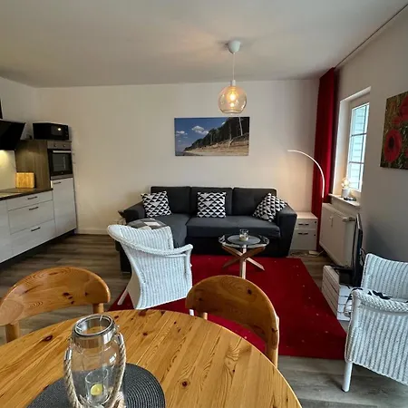 Gemuetliche Mit Balkon Nahe Der Ostsee - 2 Schlafzimmer Apartmán